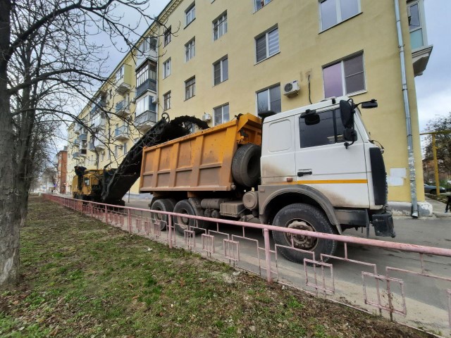 Еще один участок бульвара вдоль ул. Титова в Волгограде оснастили поливочником